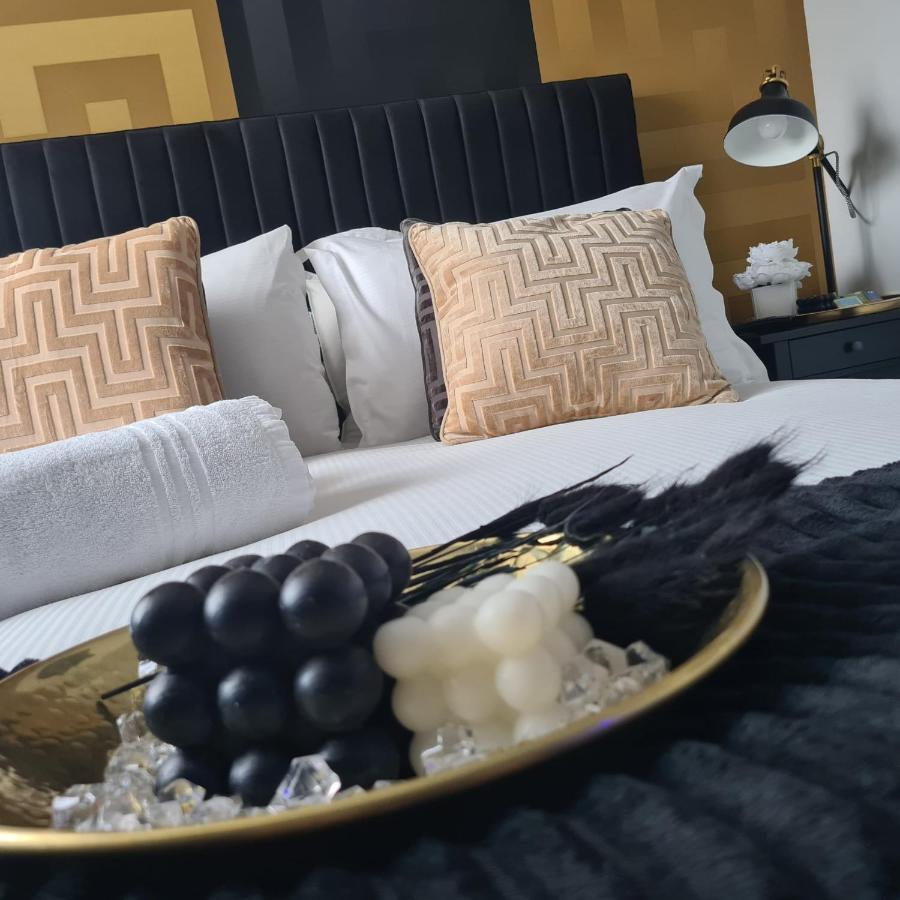 Luxury 9Ine Penthouse With Garden & Jacuzzi Daire Birmingham Dış mekan fotoğraf
