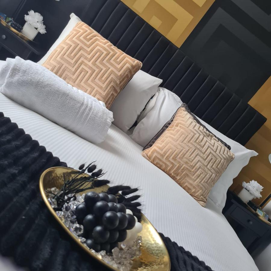 Luxury 9Ine Penthouse With Garden & Jacuzzi Daire Birmingham Dış mekan fotoğraf