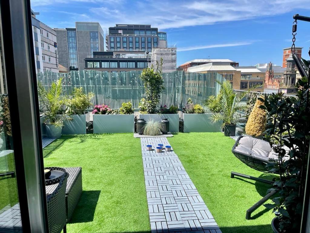 Luxury 9Ine Penthouse With Garden & Jacuzzi Daire Birmingham Dış mekan fotoğraf